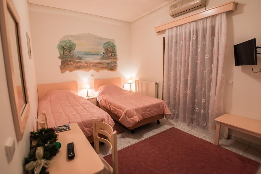 Artemis Hotel Karpenisi Kamer foto