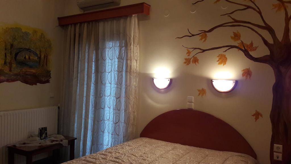 Artemis Hotel Karpenisi Buitenkant foto