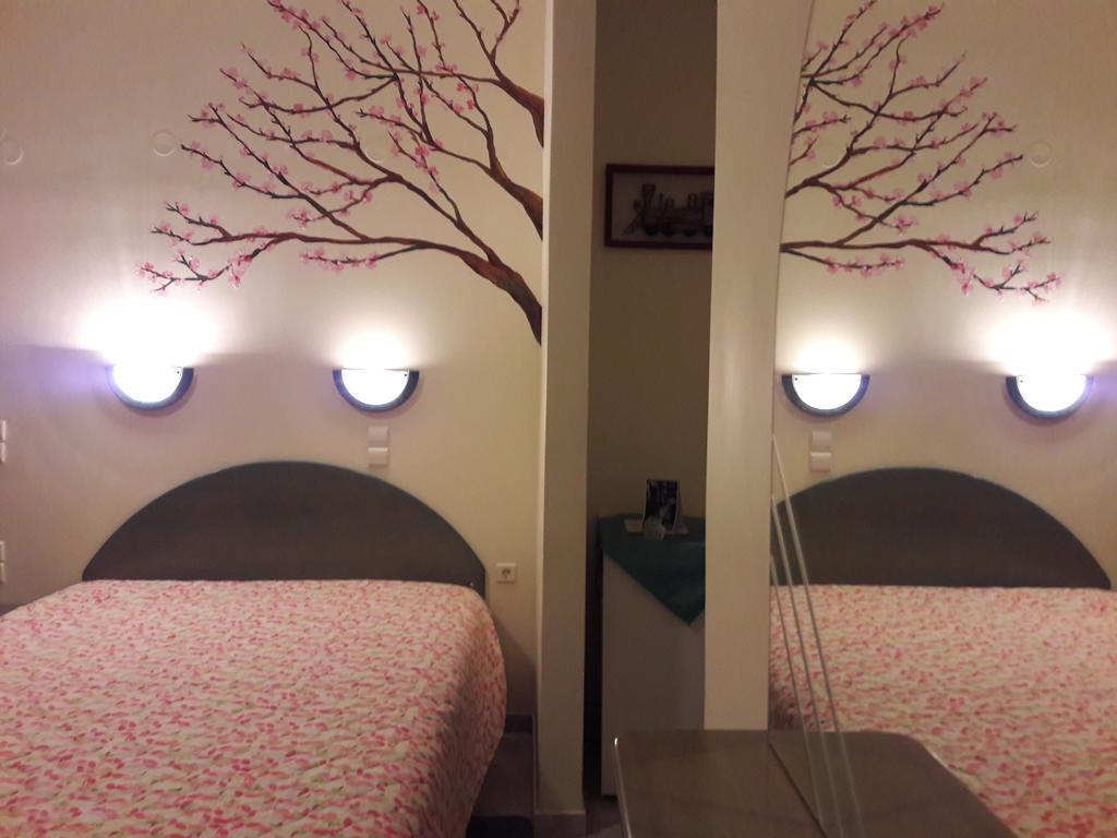 Artemis Hotel Karpenisi Buitenkant foto